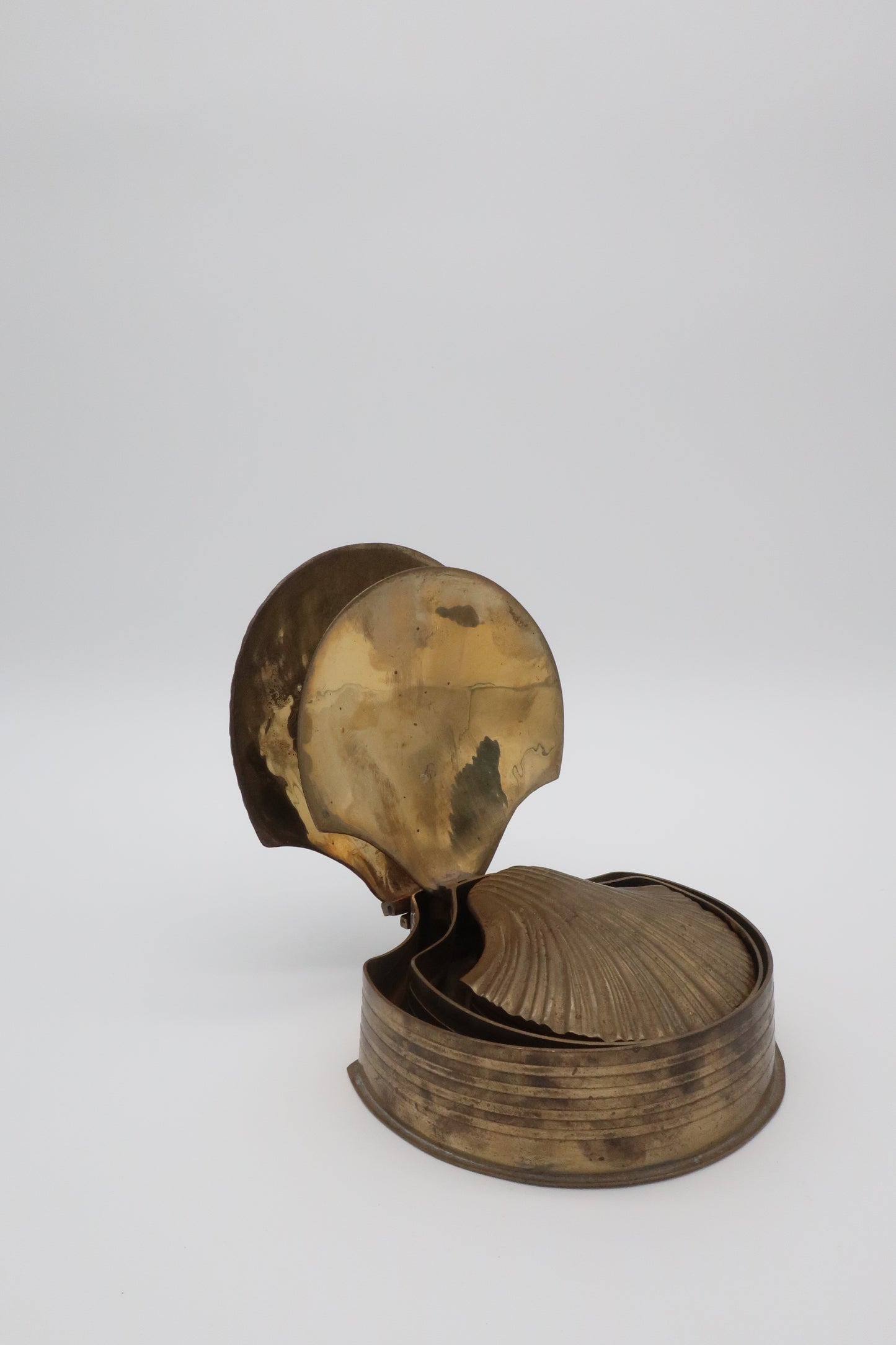 Brass Stacking Clam Shell Catch-alls