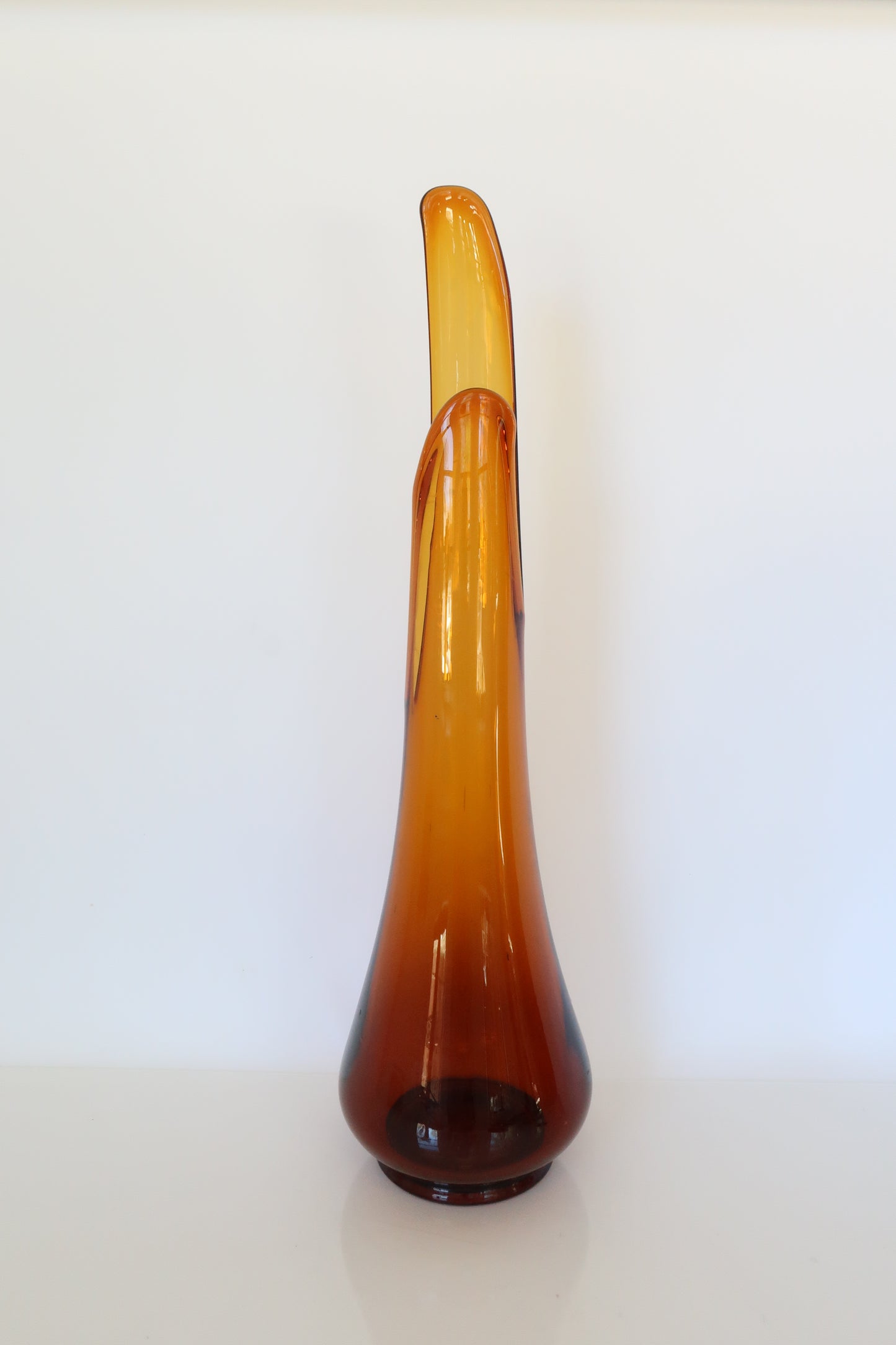 L.E. Smith Glass Rootbeer Smoothie Swung Vase