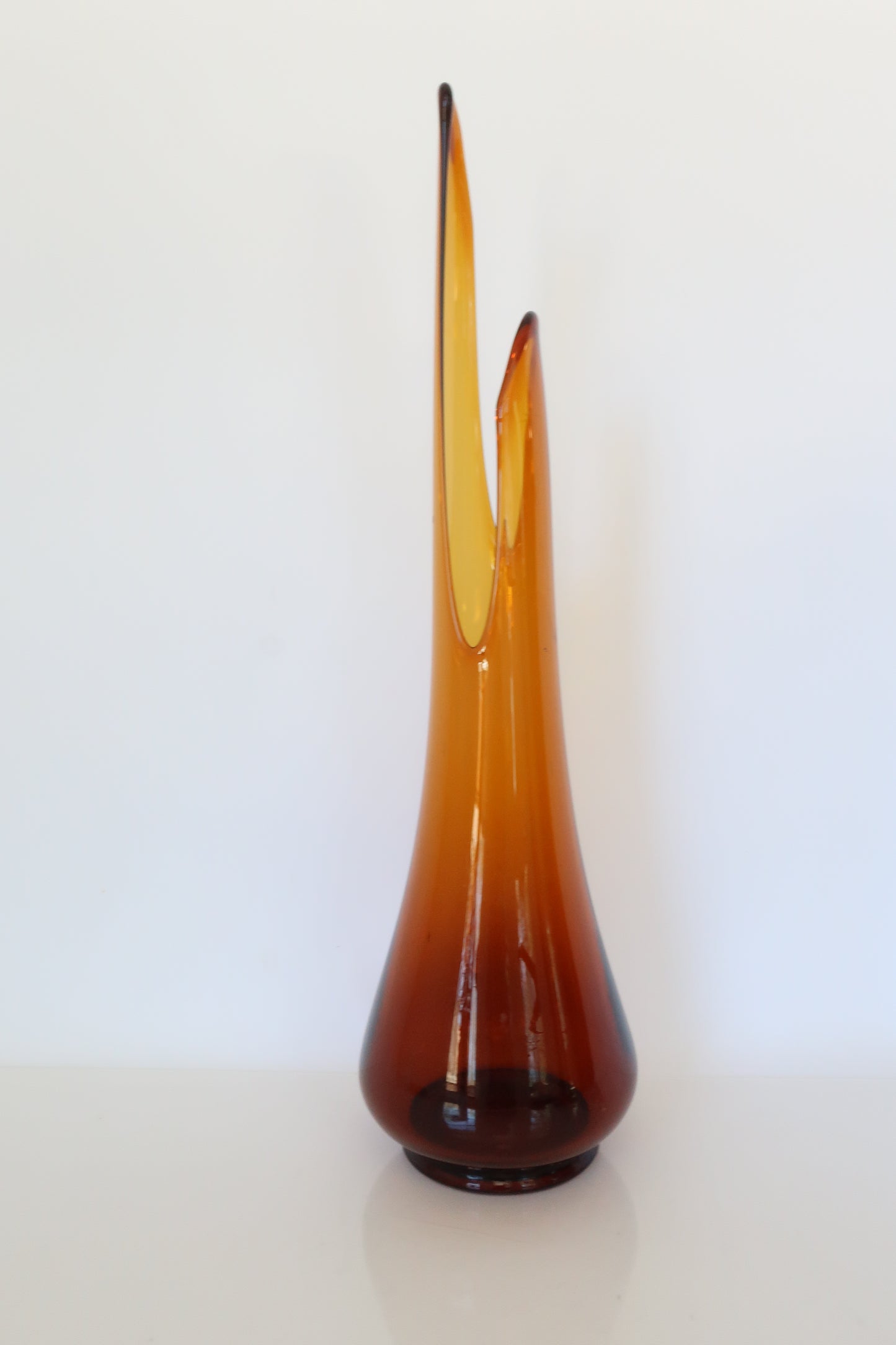 L.E. Smith Glass Rootbeer Smoothie Swung Vase