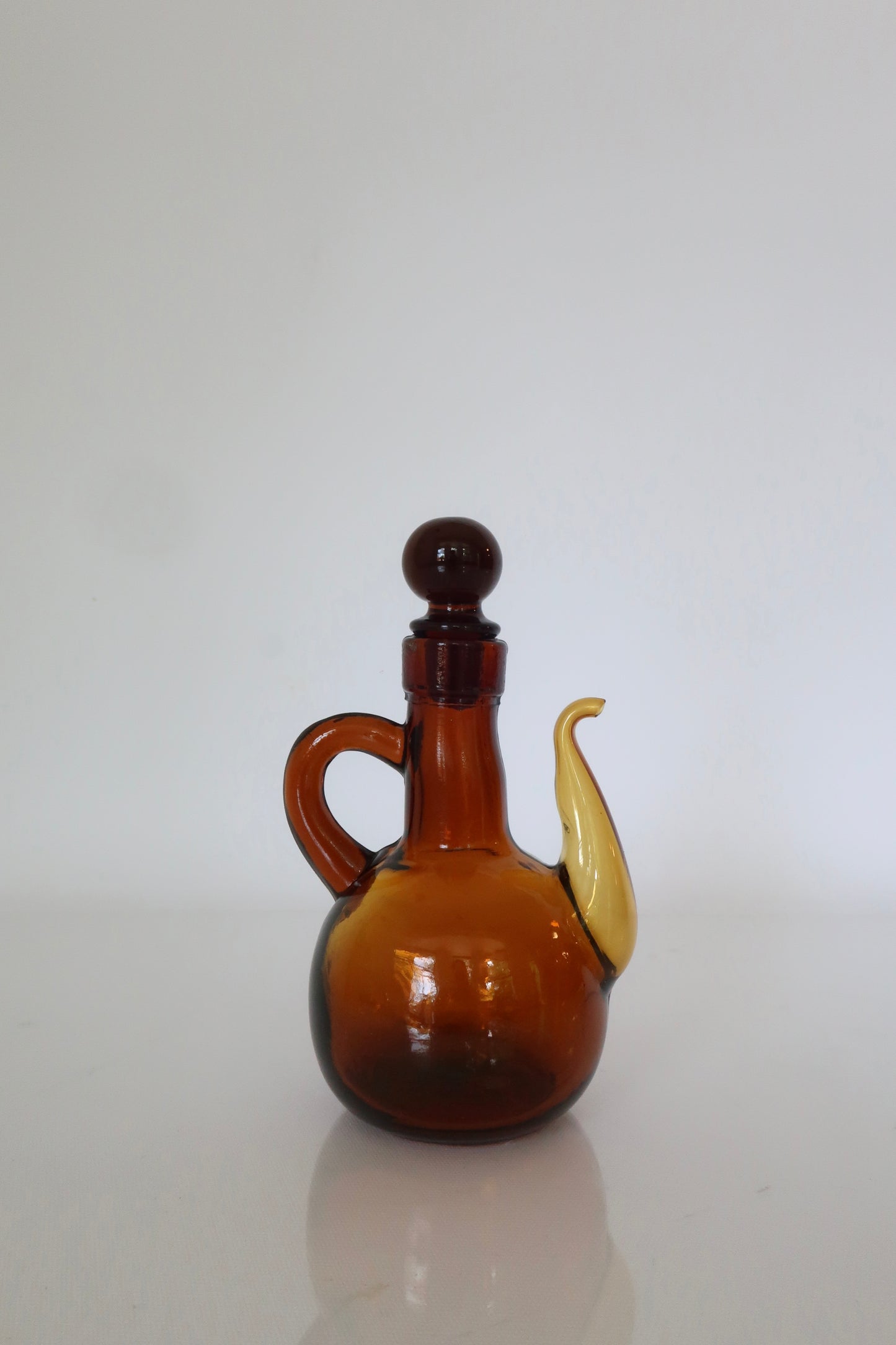 Amber Lidded Cruet