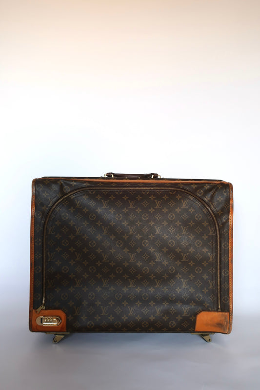 Louis Vuitton Monogram Pullman Luggage