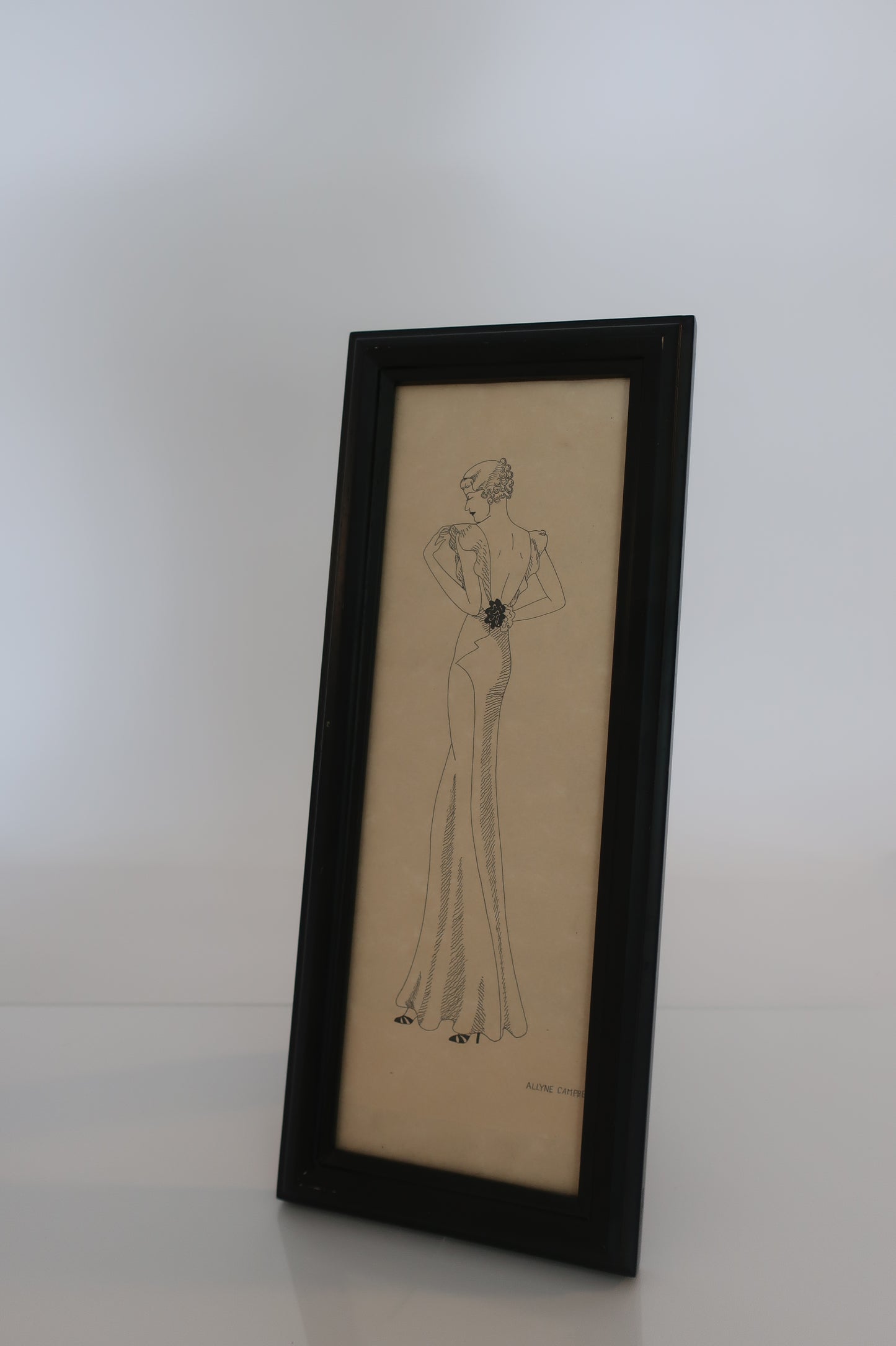 Vouge Sketch & Black Frame