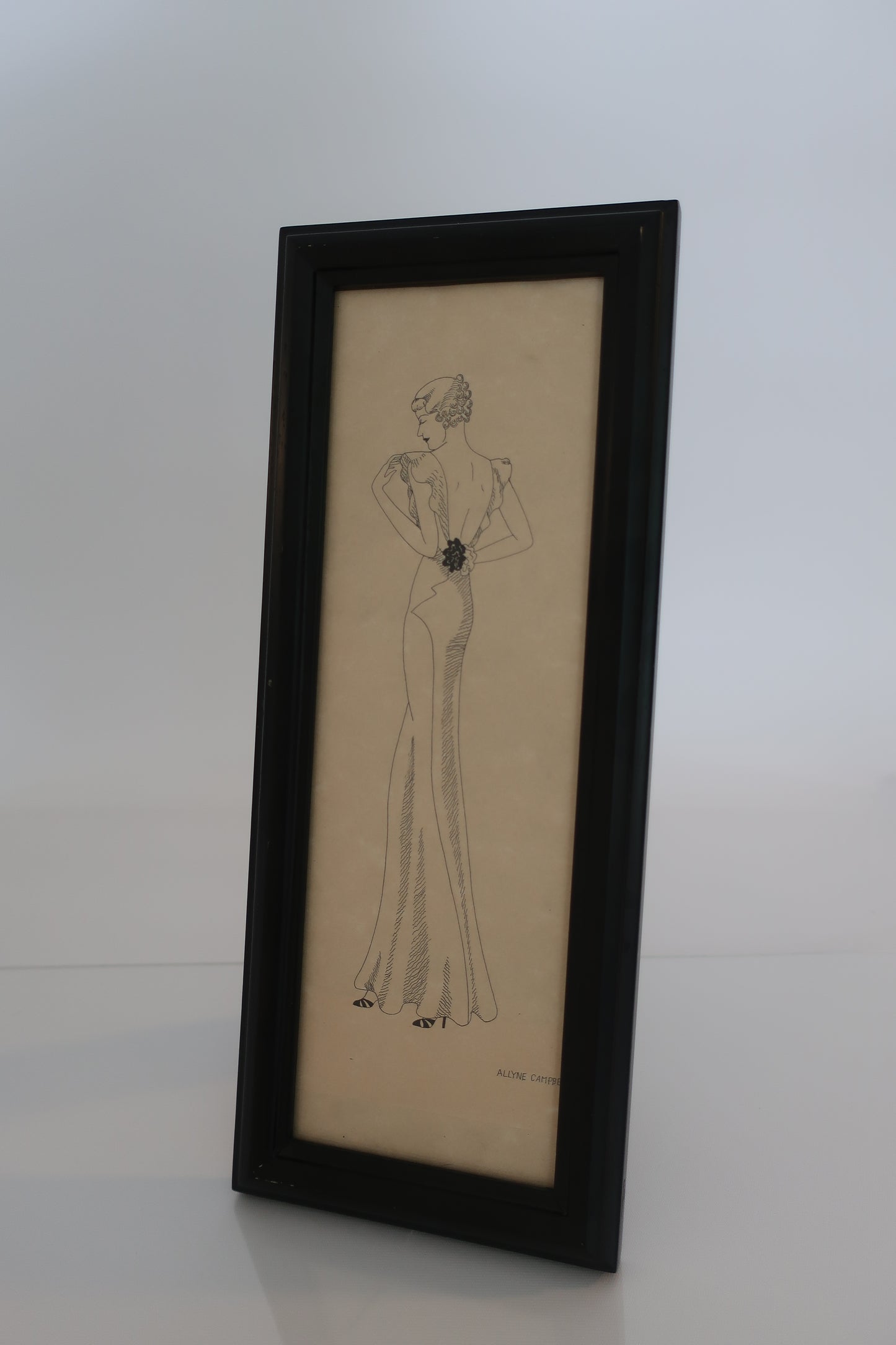 Vouge Sketch & Black Frame