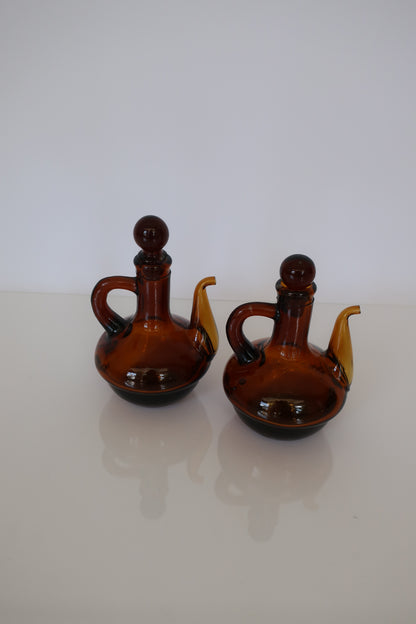 Brown Amber Lidded Cruet