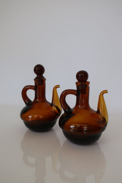 Brown Amber Lidded Cruet