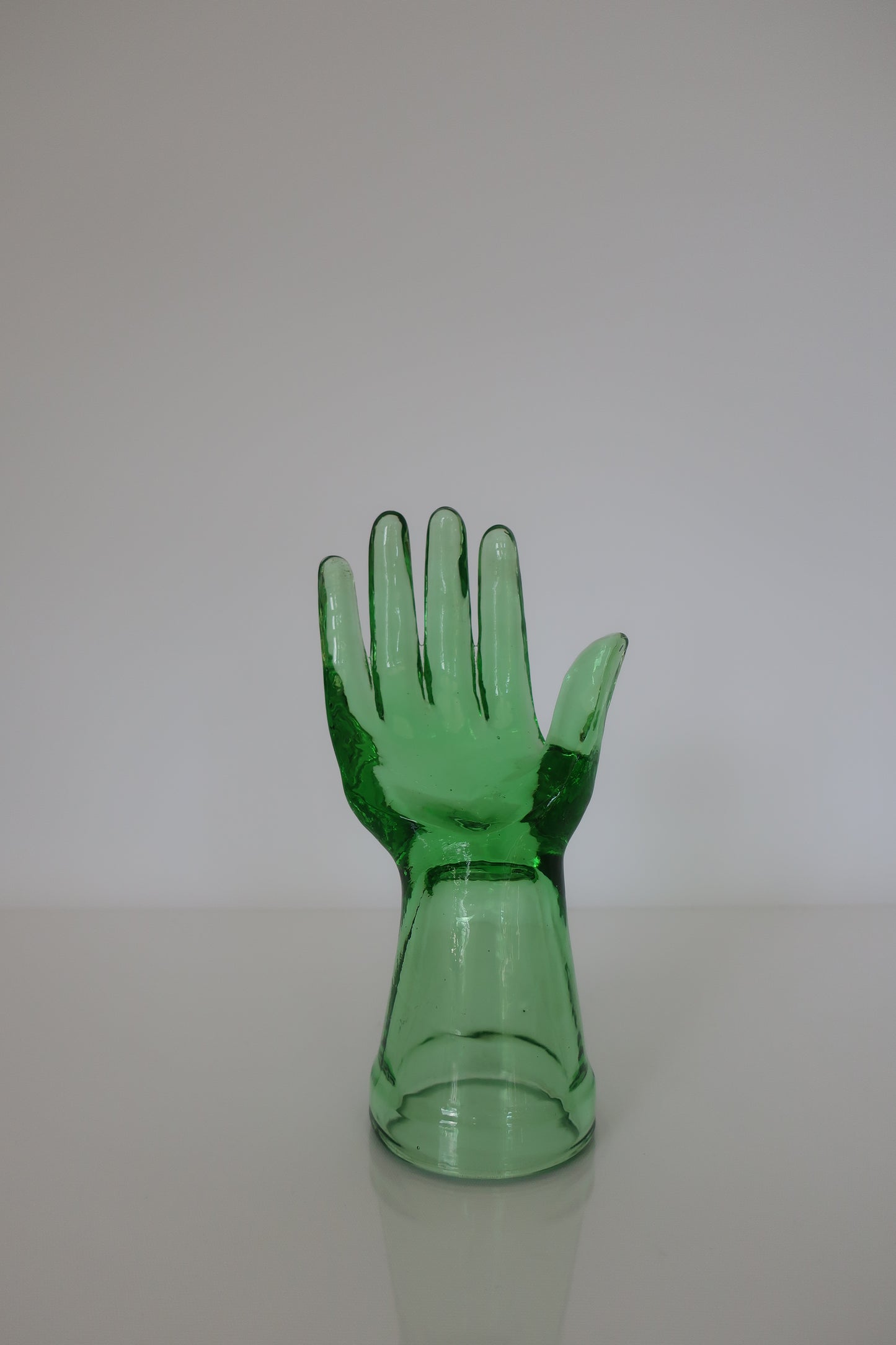 Green Hand Ring Holder