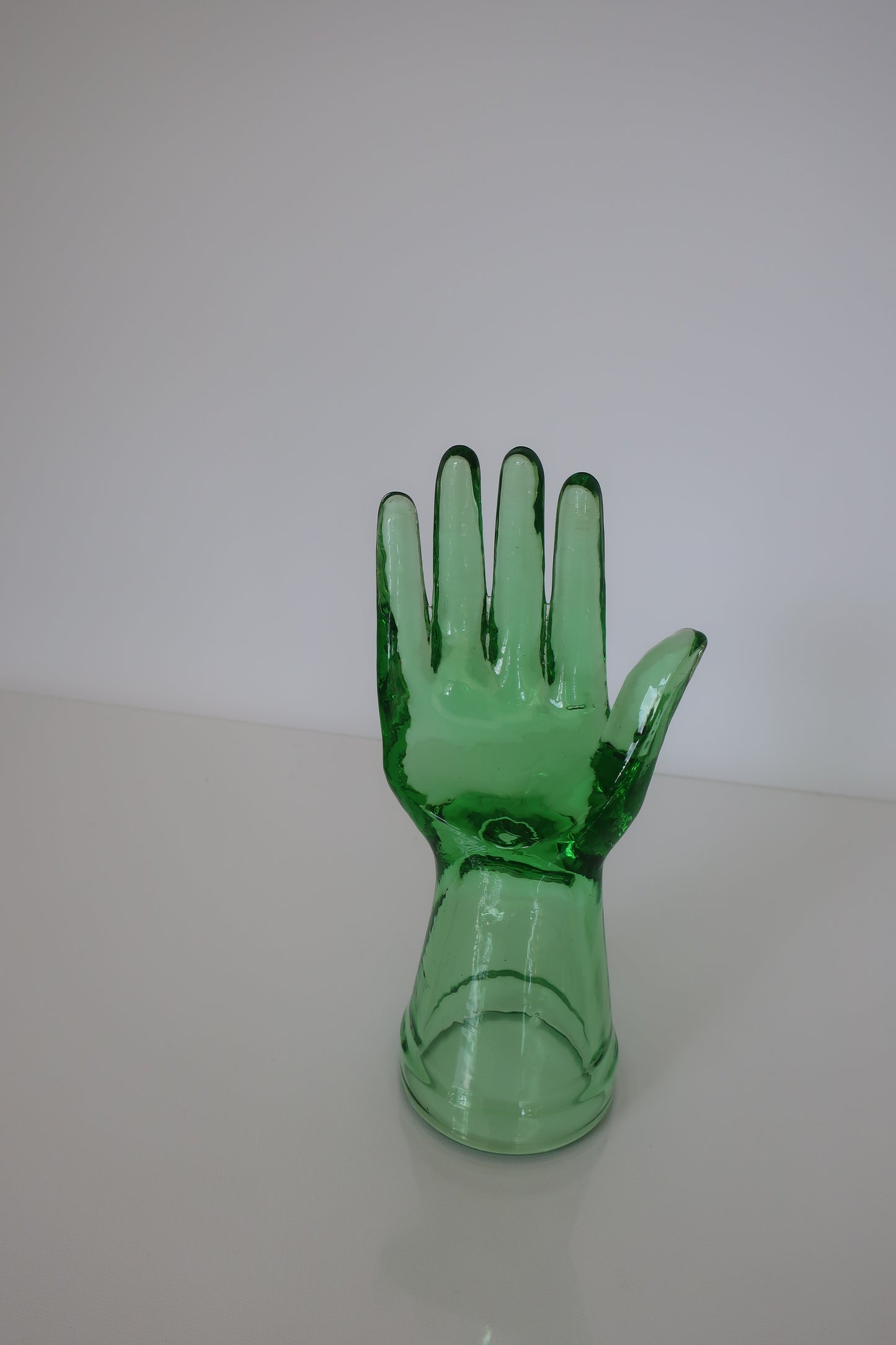 Green Hand Ring Holder