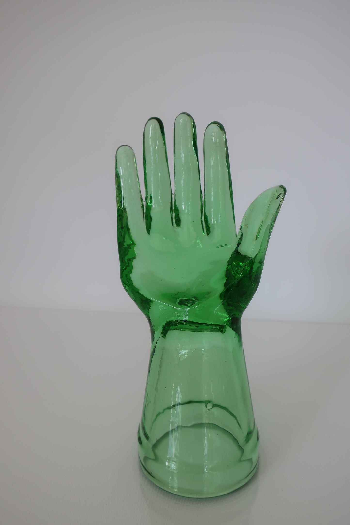 Green Hand Ring Holder