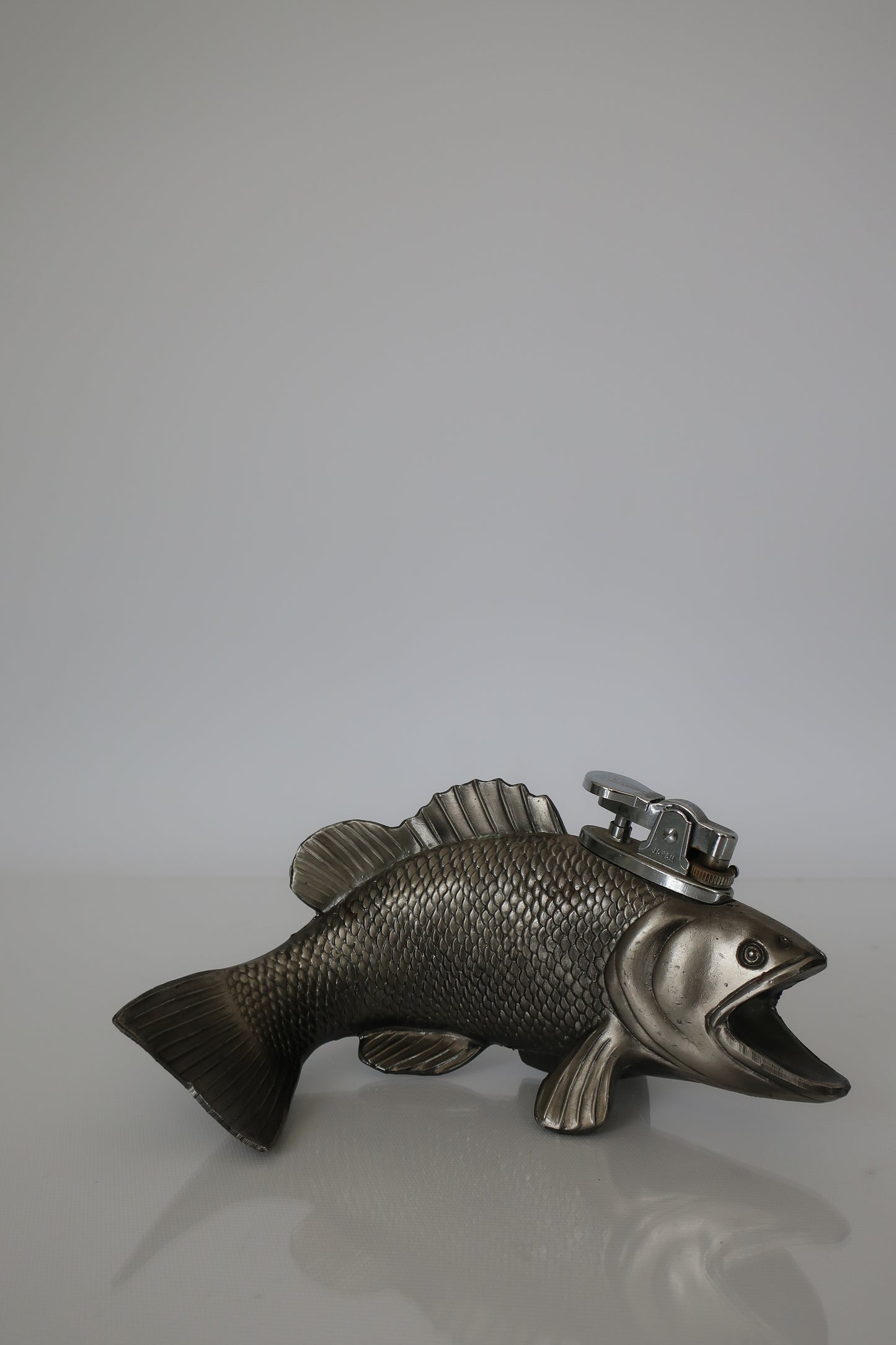 Silver Fish Table Lighter