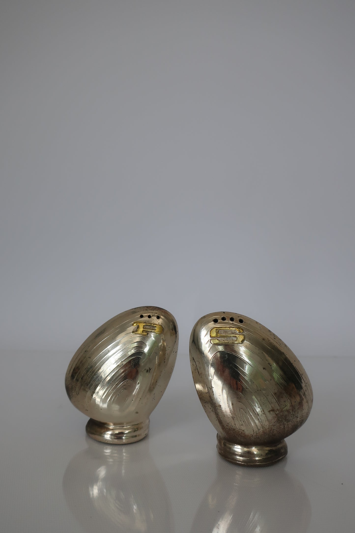 Silver Clam Shell Salt & Pepper Shakers