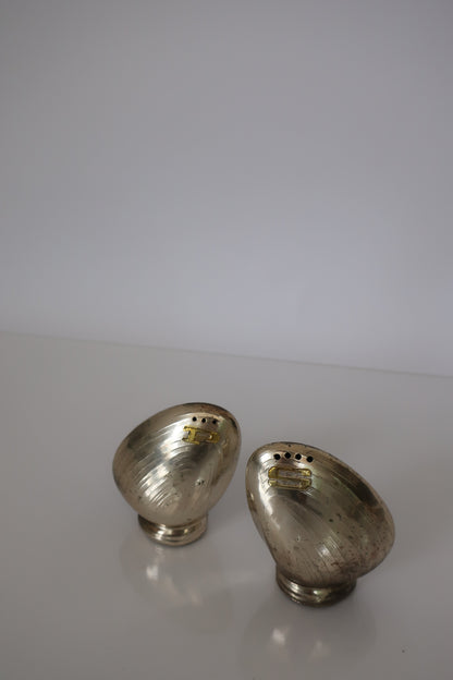 Silver Clam Shell Salt & Pepper Shakers